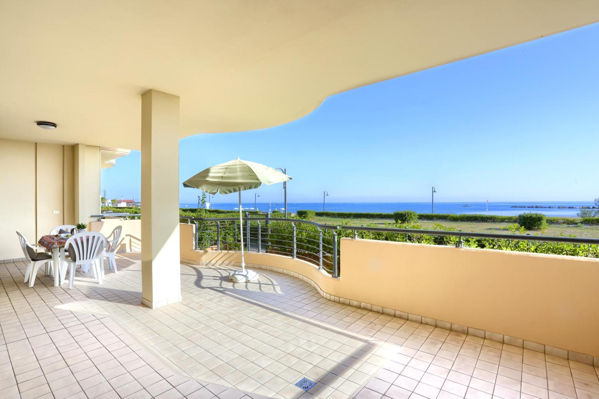 Mazzarosa Residence Roseto Degli Abruzzi Ngoại thất bức ảnh