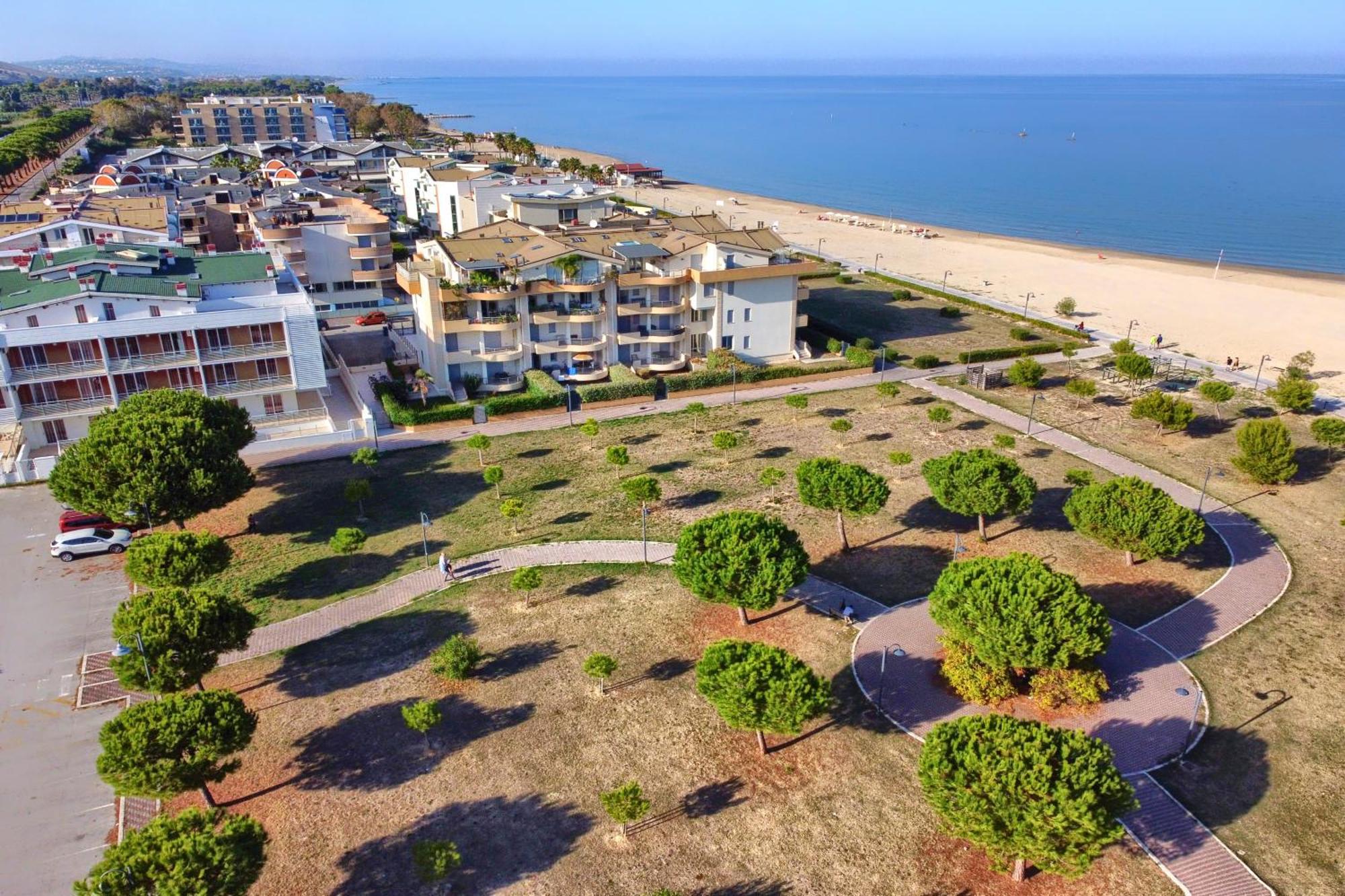Mazzarosa Residence Roseto Degli Abruzzi Ngoại thất bức ảnh